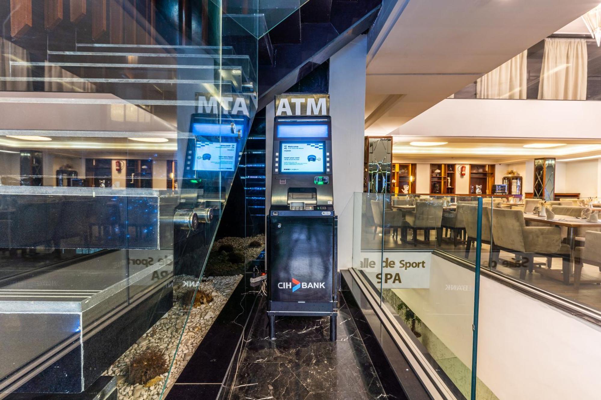 One Hotel Casablanca Zewnętrze zdjęcie Citibank ATMs in the lobby of the Citibank Tower in Singapore